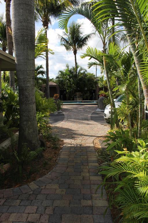 The Cabanas Guesthouse & Spa - Gay Resort Catering To Gay Men Fort Lauderdale Exterior photo